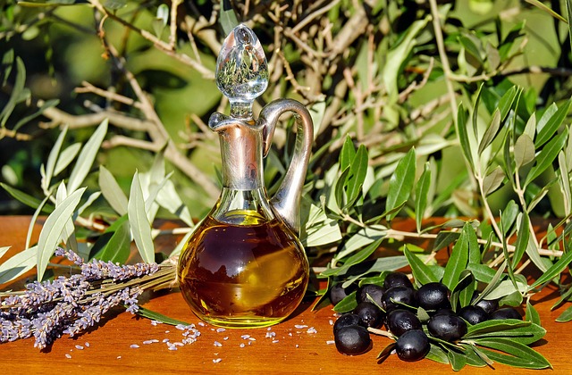 nádoba s olivovým olejem